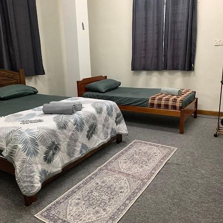 La Wood Homestay Kampung Kuala Besut Bagian luar foto